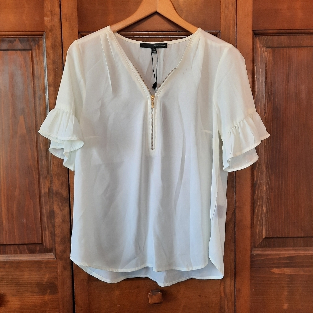 Harve Benard White Flutter Sleeve Blouse